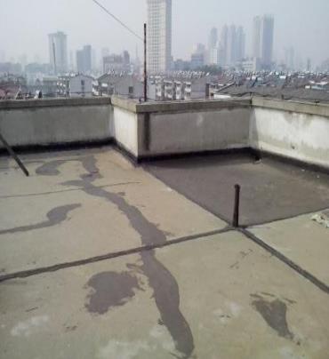 新沂漏水维修 楼顶漏水是什么原因，楼顶漏水维修方法是什么?