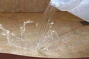新沂漏水维修 免砸砖防水材料该如何施工